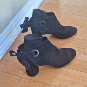 A.D. & Daughters Tovahni Black Suede Tie Bow Boots Heeled Ankle Booties 7.5
